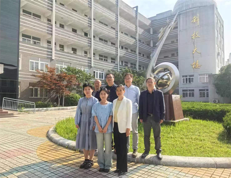信息技术组.jpg